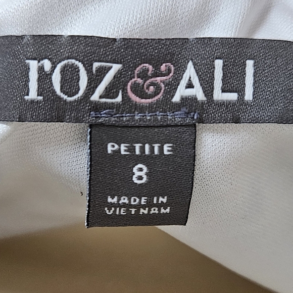 Roz&Ali sleeveless, white/black/blue tropical print Dress size 8P - Picture 6 of 8